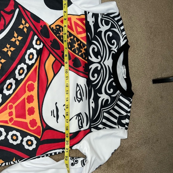 White Sweatshirt with Queen of Spades - Picture 5 of 5